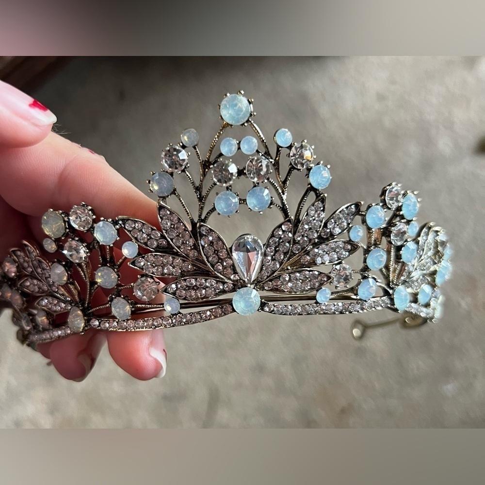 Sweet vee antique tiara